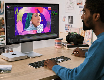 Mac mini M2.